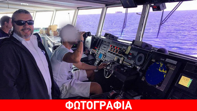 Απίστευτο: Έδωσαν σε λαϊκό τραγουδιστή το πηδάλιο να οδηγήσει καράβι από τη Νάξο